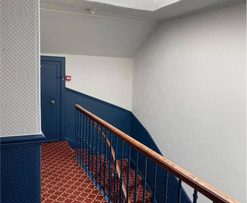 The Kingsview Townhouse - Boutique Hostel Edinburgh Ngoại thất bức ảnh