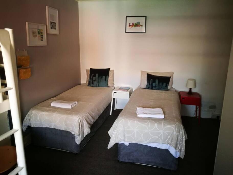 The Kingsview Townhouse - Boutique Hostel Edinburgh Ngoại thất bức ảnh
